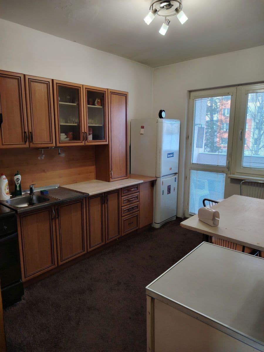 Prodej bytu 4+1 84 m², Okružná, Handlová, Trenčiansky kraj Prodej bytu 4+1 84 m², Okružná, Handlová, Trenčiansky kraj