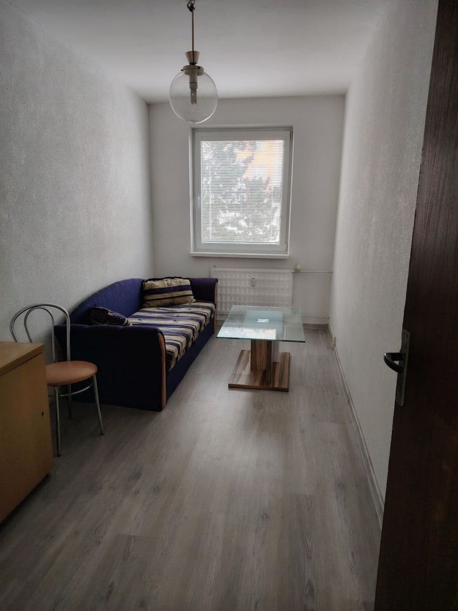 Prodej bytu 4+1 84 m², Okružná, Handlová, Trenčiansky kraj Prodej bytu 4+1 84 m², Okružná, Handlová, Trenčiansky kraj