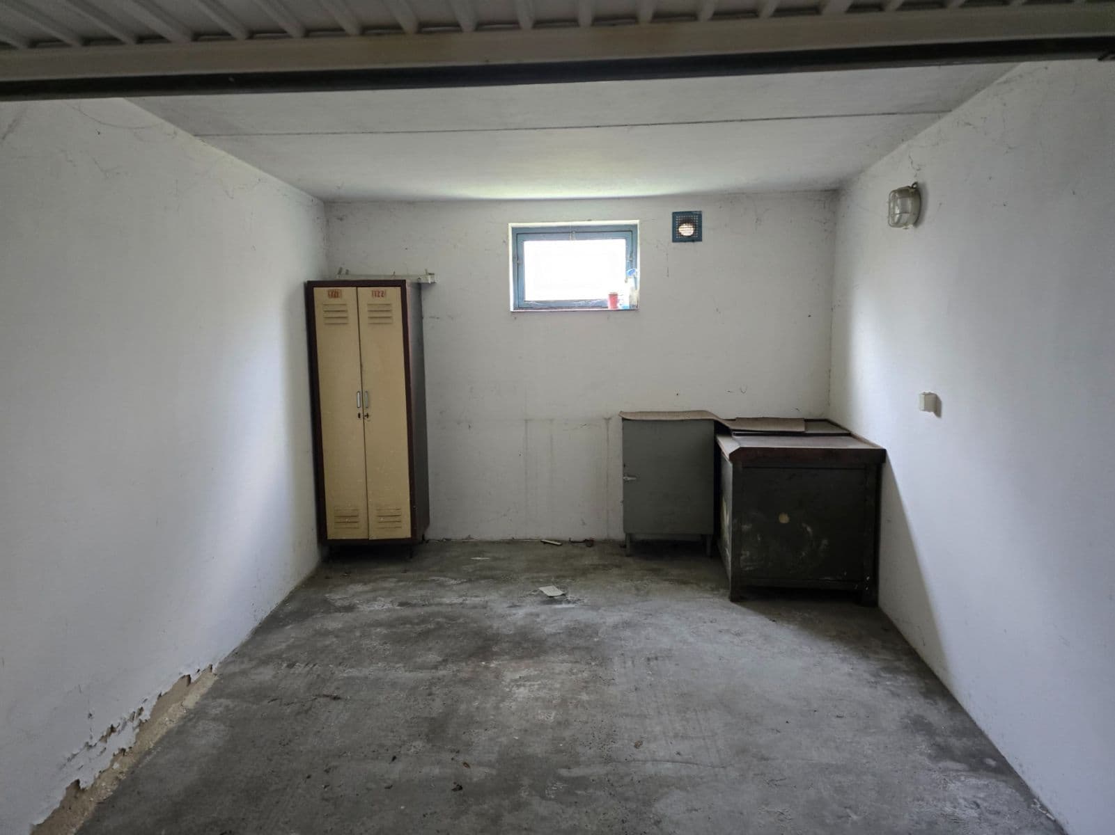 Prodej garáže 18 m², Zlín, Zlínský kraj Prodej garáže 18 m², Zlín, Zlínský kraj