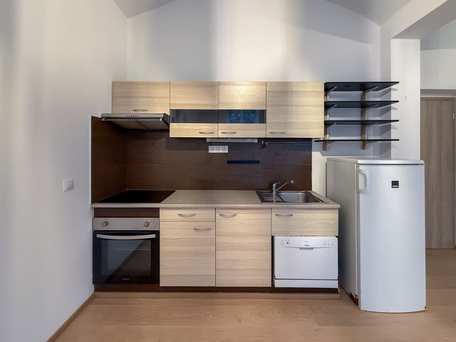Pronájem bytu 1+kk 29 m², Pod Labuťkou, Praha, Praha Pronájem bytu 1+kk 29 m², Pod Labuťkou, Praha, Praha