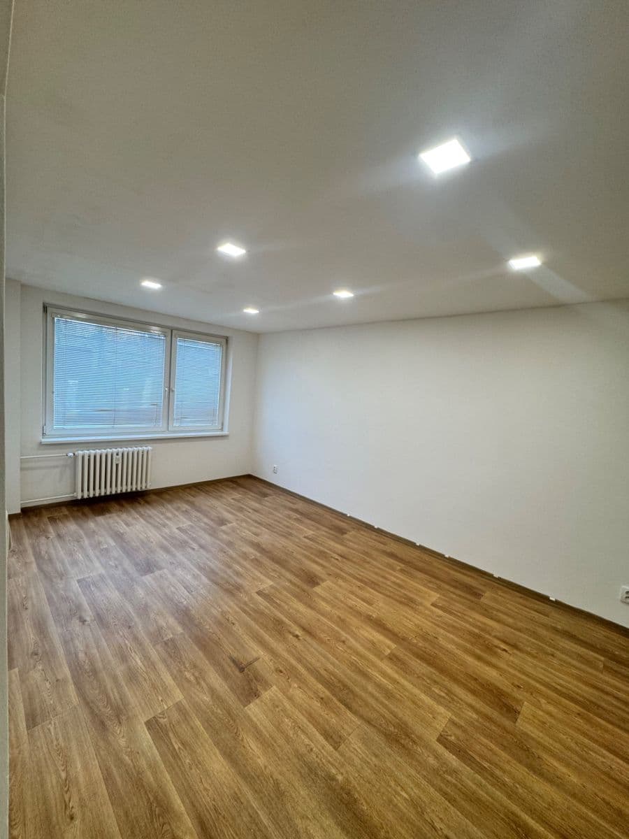 Pronájem bytu 1+1 38 m², Vincence Makovského, Ostrava, Moravskoslezský kraj Pronájem bytu 1+1 38 m², Vincence Makovského, Ostrava, Moravskoslezský kraj