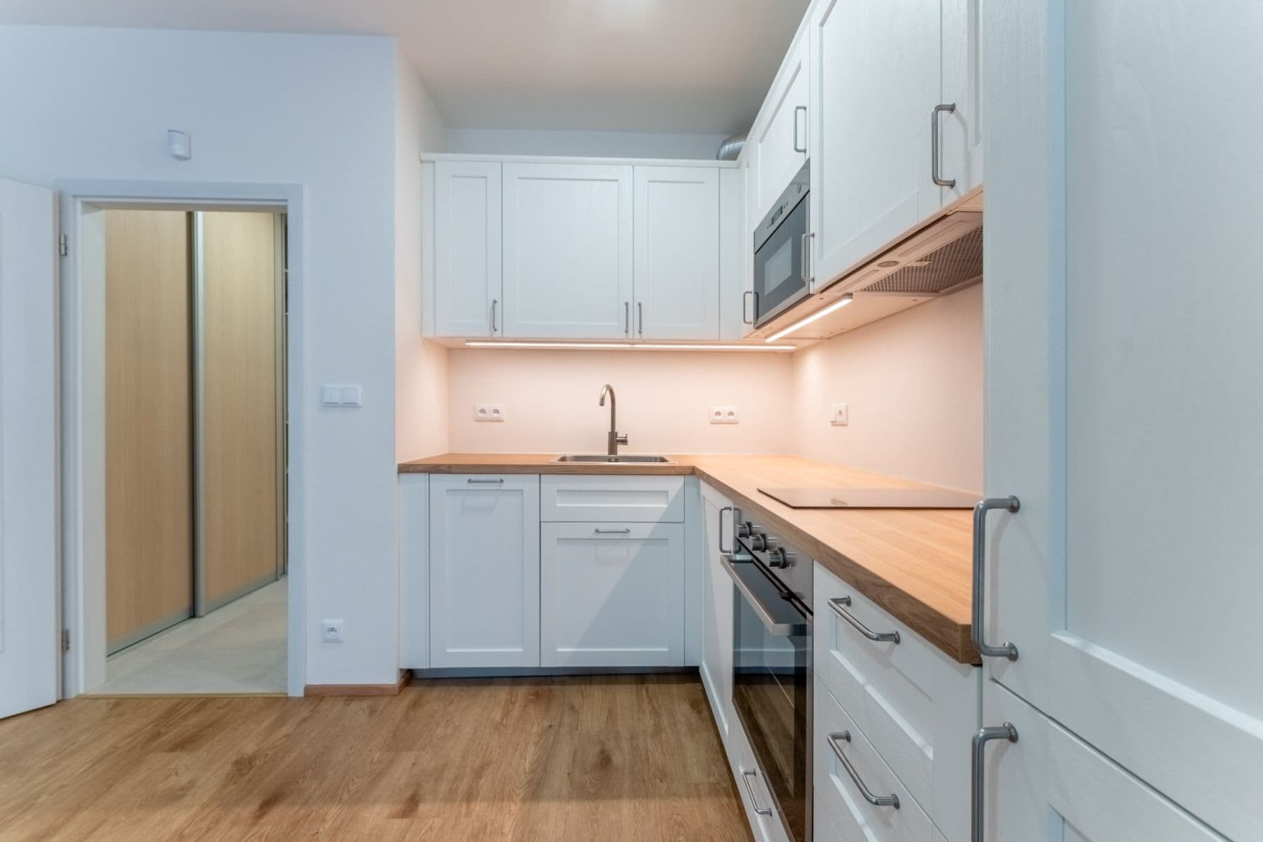 Pronájem bytu 1+kk 37 m², Gerstelova, Praha, Praha Pronájem bytu 1+kk 37 m², Gerstelova, Praha, Praha