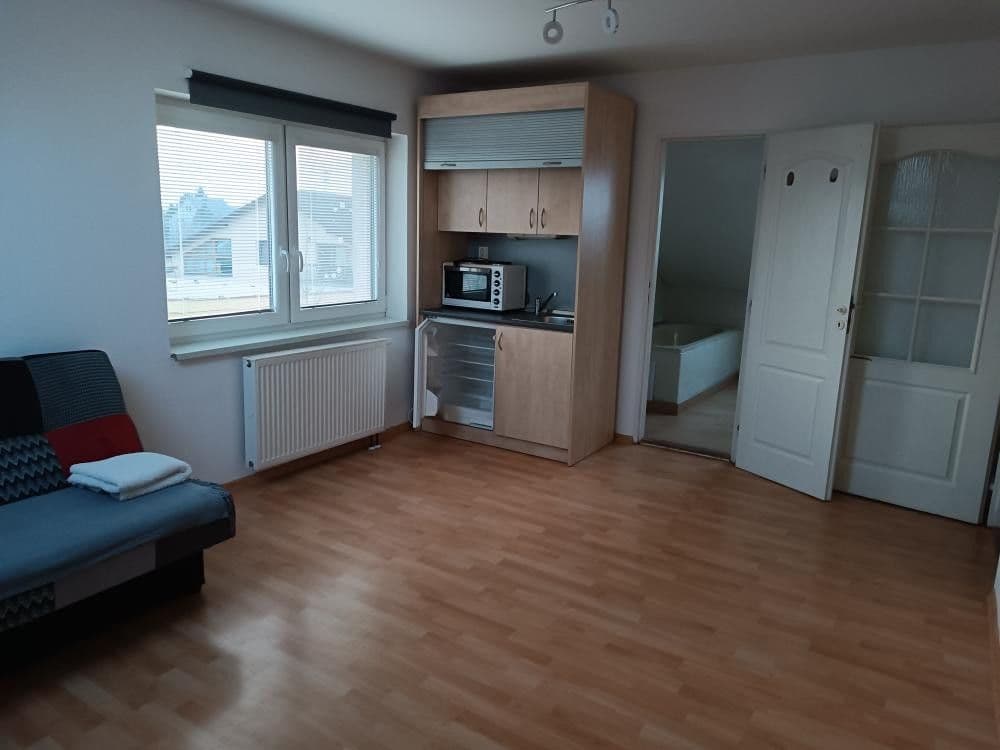 Pronájem bytu 1+1 45 m², Spojovací, Veltruby, Středočeský kraj Pronájem bytu 1+1 45 m², Spojovací, Veltruby, Středočeský kraj