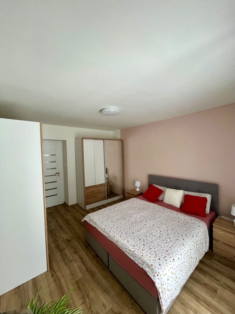 Pronájem bytu 3+1 64 m², U Tržnice, Neratovice, Středočeský kraj Pronájem bytu 3+1 64 m², U Tržnice, Neratovice, Středočeský kraj