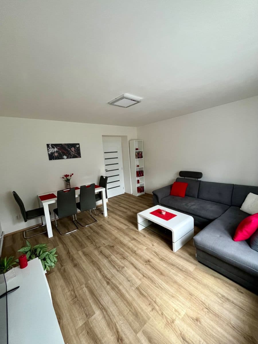 Pronájem bytu 3+1 64 m², U Tržnice, Neratovice, Středočeský kraj Pronájem bytu 3+1 64 m², U Tržnice, Neratovice, Středočeský kraj