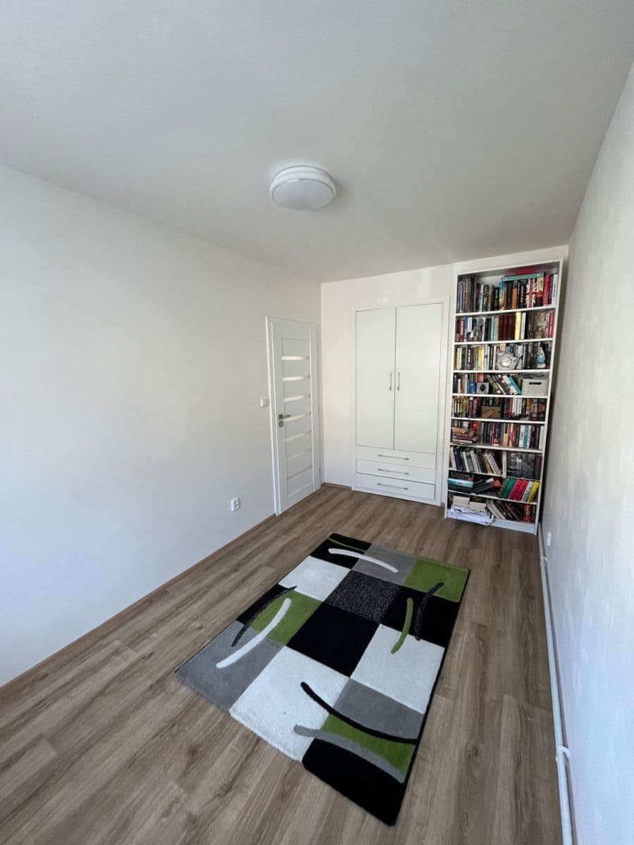 Pronájem bytu 3+1 64 m², U Tržnice, Neratovice, Středočeský kraj Pronájem bytu 3+1 64 m², U Tržnice, Neratovice, Středočeský kraj