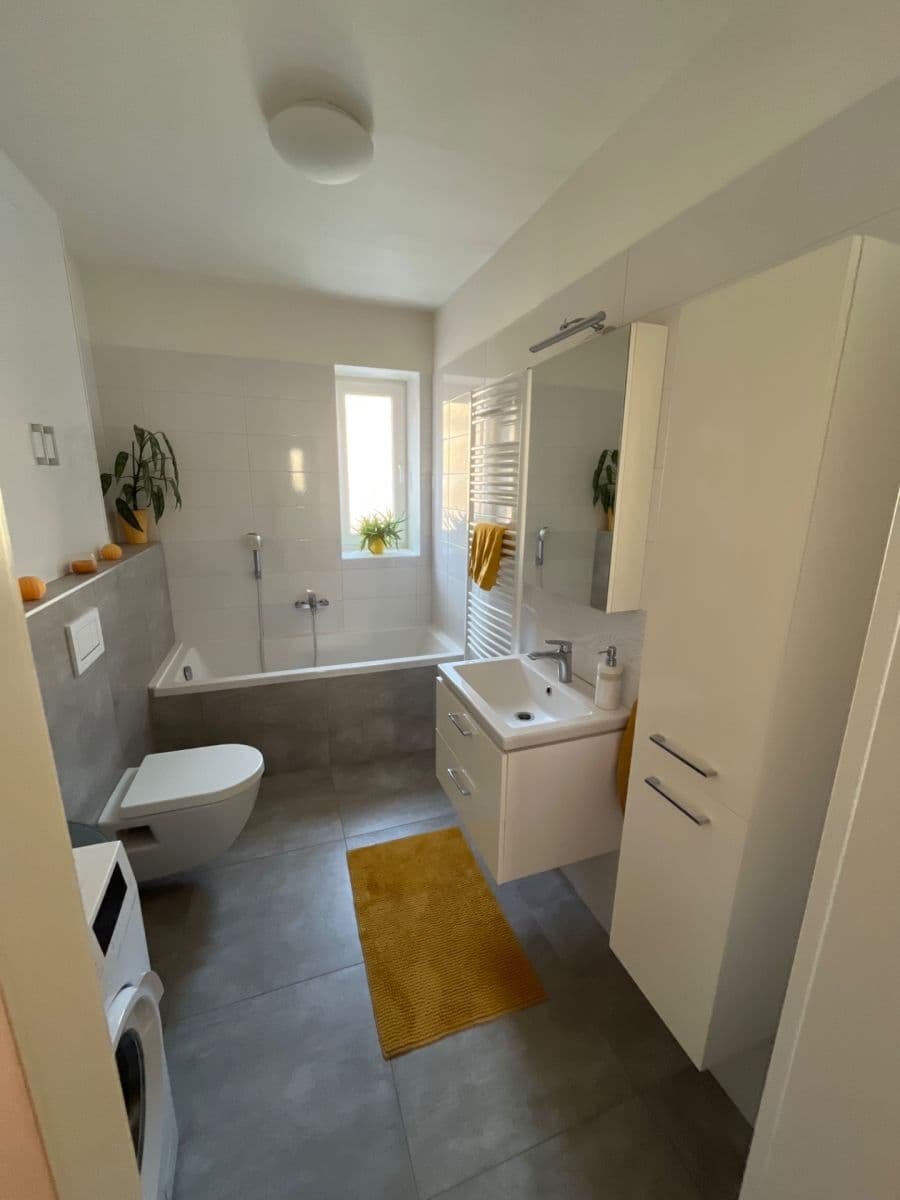 Pronájem bytu 3+1 64 m², U Tržnice, Neratovice, Středočeský kraj Pronájem bytu 3+1 64 m², U Tržnice, Neratovice, Středočeský kraj