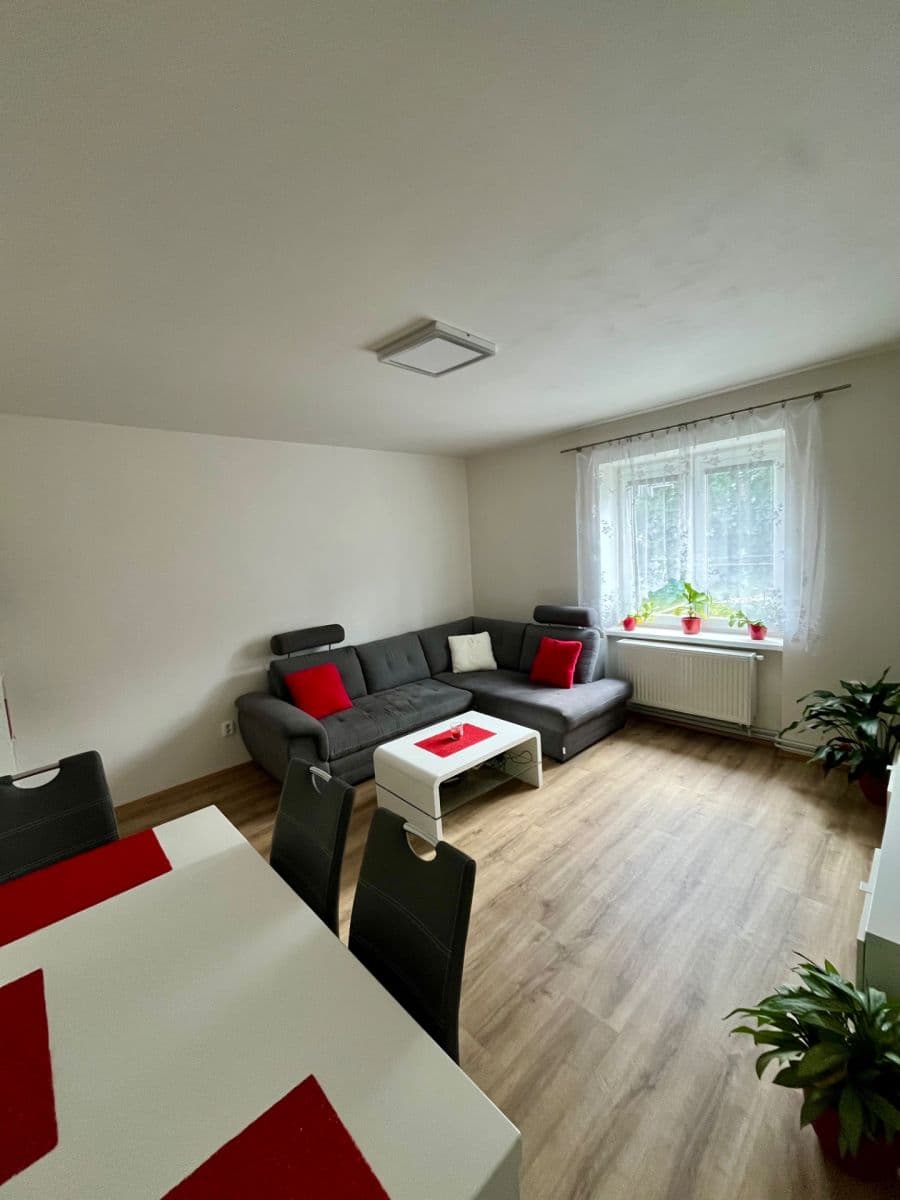 Pronájem bytu 3+1 64 m², U Tržnice, Neratovice, Středočeský kraj Pronájem bytu 3+1 64 m², U Tržnice, Neratovice, Středočeský kraj