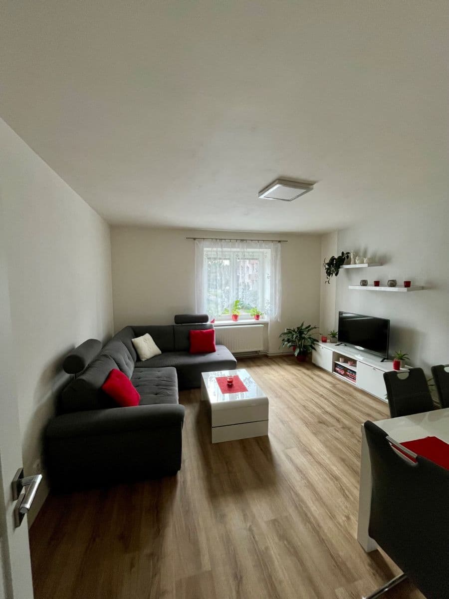 Pronájem bytu 3+1 64 m², U Tržnice, Neratovice, Středočeský kraj Pronájem bytu 3+1 64 m², U Tržnice, Neratovice, Středočeský kraj