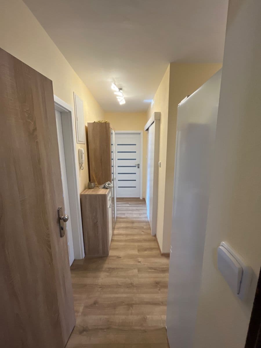 Pronájem bytu 3+1 64 m², U Tržnice, Neratovice, Středočeský kraj Pronájem bytu 3+1 64 m², U Tržnice, Neratovice, Středočeský kraj