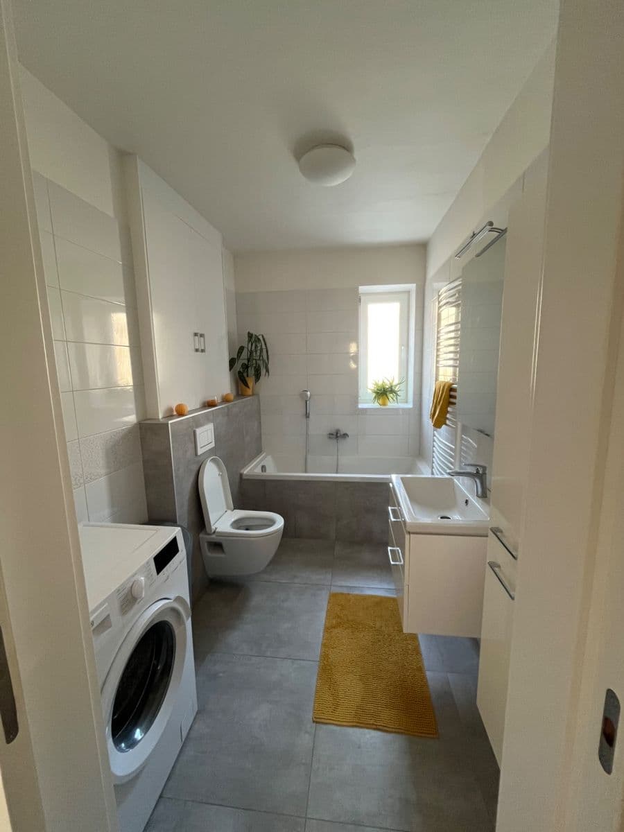 Pronájem bytu 3+1 64 m², U Tržnice, Neratovice, Středočeský kraj Pronájem bytu 3+1 64 m², U Tržnice, Neratovice, Středočeský kraj