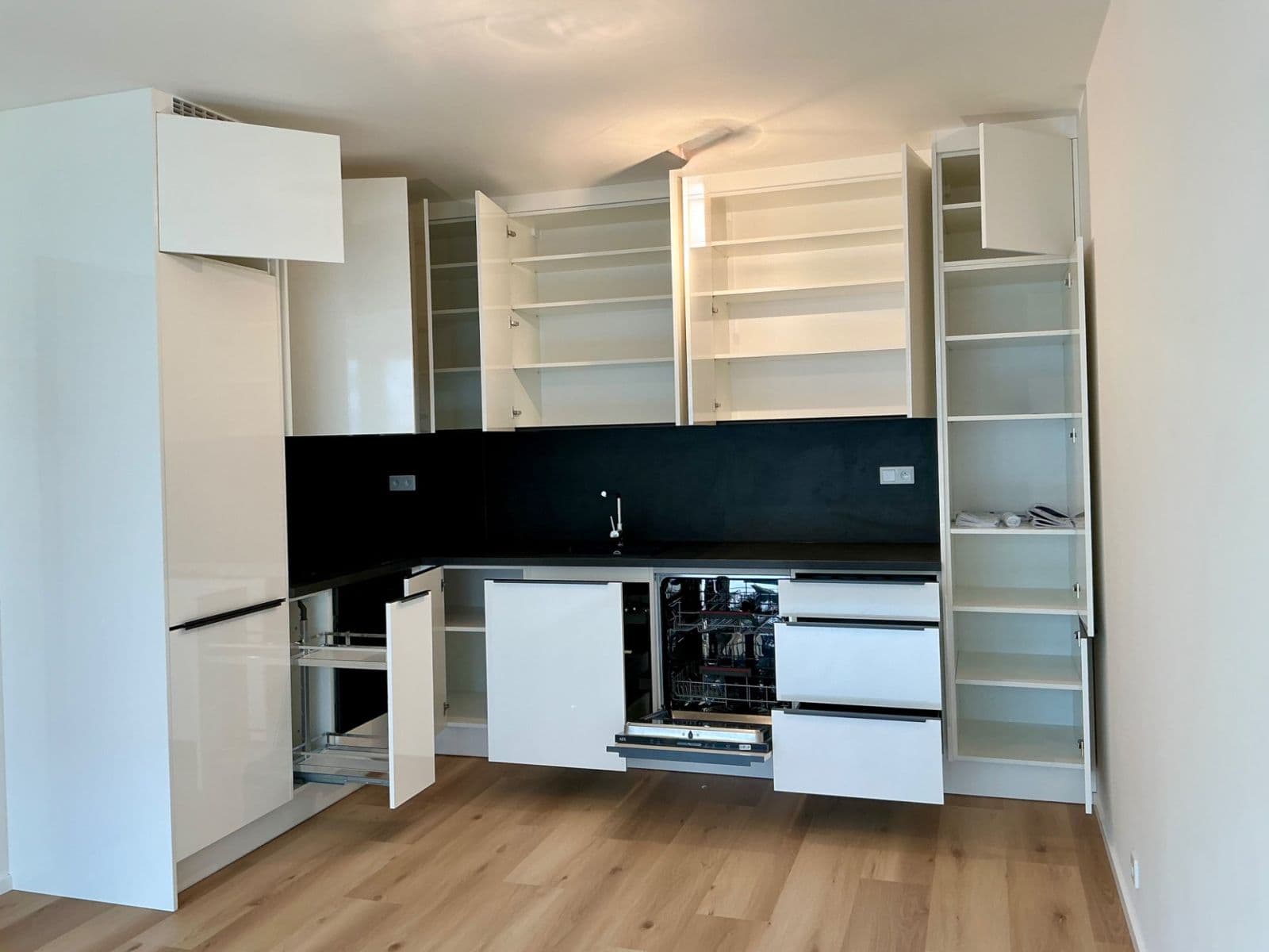 Pronájem bytu 2+kk 54 m², Hodkovická, Praha, Praha Pronájem bytu 2+kk 54 m², Hodkovická, Praha, Praha