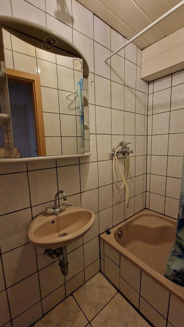 Pronájem domu 30 m², pozemek 300 m², Düren, Severní Porýní-Vestfálsko Pronájem domu 30 m², pozemek 300 m², Düren, Severní Porýní-Vestfálsko