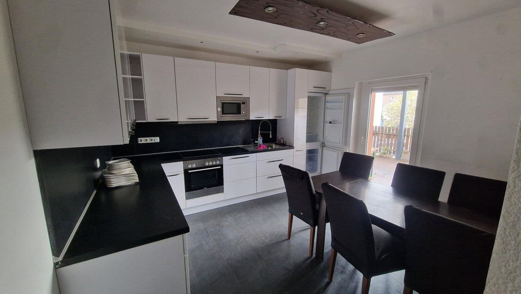 Pronájem domu 120 m², pozemek 300 m², Düren, Severní Porýní-Vestfálsko Pronájem domu 120 m², pozemek 300 m², Düren, Severní Porýní-Vestfálsko