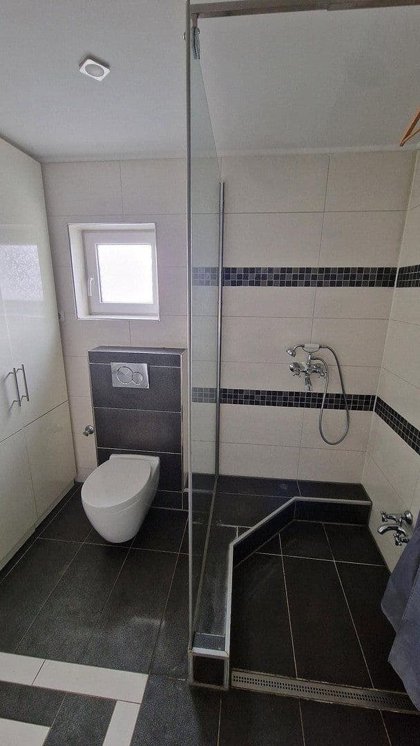 Pronájem domu 120 m², pozemek 300 m², Düren, Severní Porýní-Vestfálsko Pronájem domu 120 m², pozemek 300 m², Düren, Severní Porýní-Vestfálsko