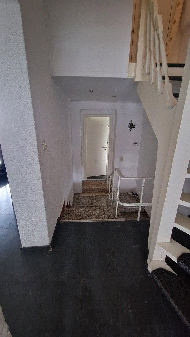 Pronájem domu 120 m², pozemek 300 m², Düren, Severní Porýní-Vestfálsko Pronájem domu 120 m², pozemek 300 m², Düren, Severní Porýní-Vestfálsko