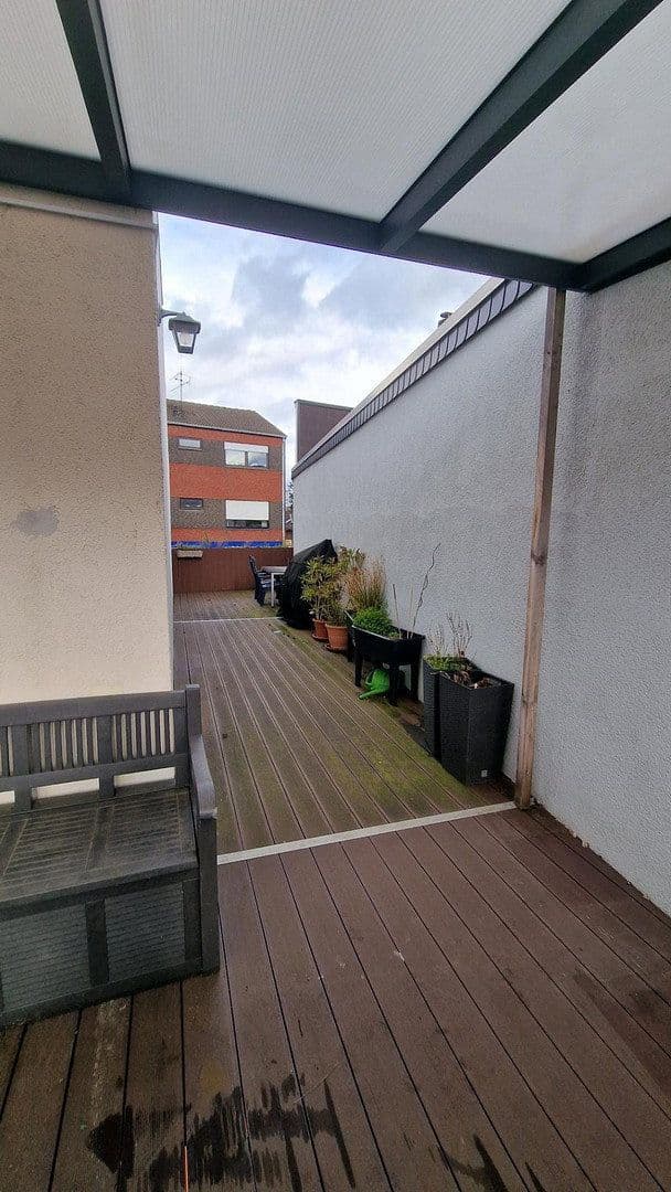 Pronájem domu 120 m², pozemek 300 m², Düren, Severní Porýní-Vestfálsko Pronájem domu 120 m², pozemek 300 m², Düren, Severní Porýní-Vestfálsko