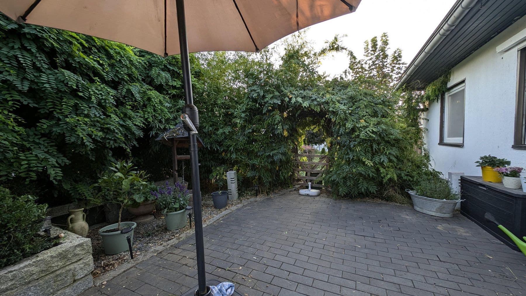 Prodej domu 130 m², pozemek 915 m², Schwerdtfegerstr. 18D, Salzgitter, Dolní Sasko Prodej domu 130 m², pozemek 915 m², Schwerdtfegerstr. 18D, Salzgitter, Dolní Sasko