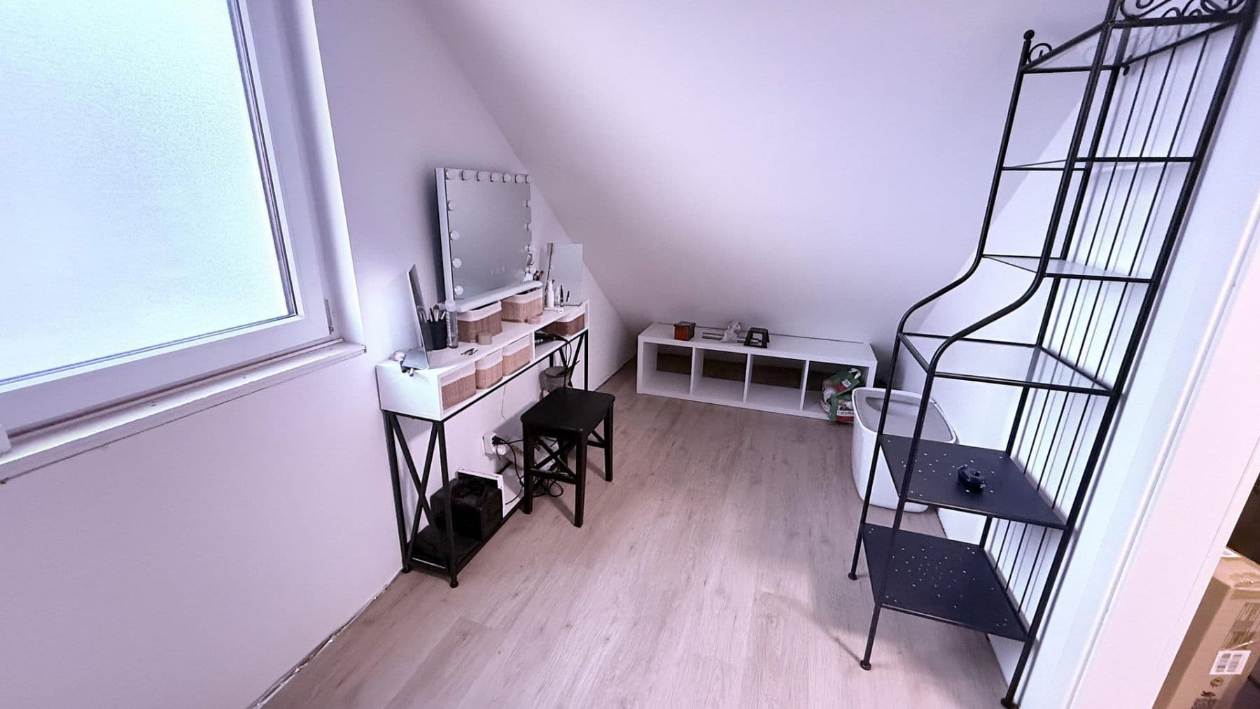 Prodej domu 130 m², pozemek 915 m², Schwerdtfegerstr. 18D, Salzgitter, Dolní Sasko Prodej domu 130 m², pozemek 915 m², Schwerdtfegerstr. 18D, Salzgitter, Dolní Sasko