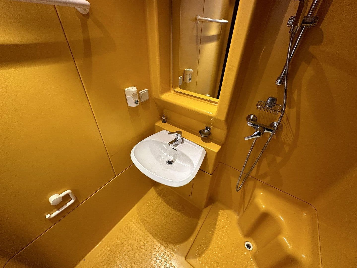 Pronájem bytu 1+1 20 m², Mitterweg 13, Innsbruck, Tyrolsko Pronájem bytu 1+1 20 m², Mitterweg 13, Innsbruck, Tyrolsko