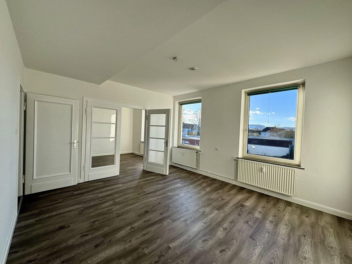 Pronájem bytu 3+1 87 m², Oesdorfer Straße 14, Bad Pyrmont, Dolní Sasko Pronájem bytu 3+1 87 m², Oesdorfer Straße 14, Bad Pyrmont, Dolní Sasko