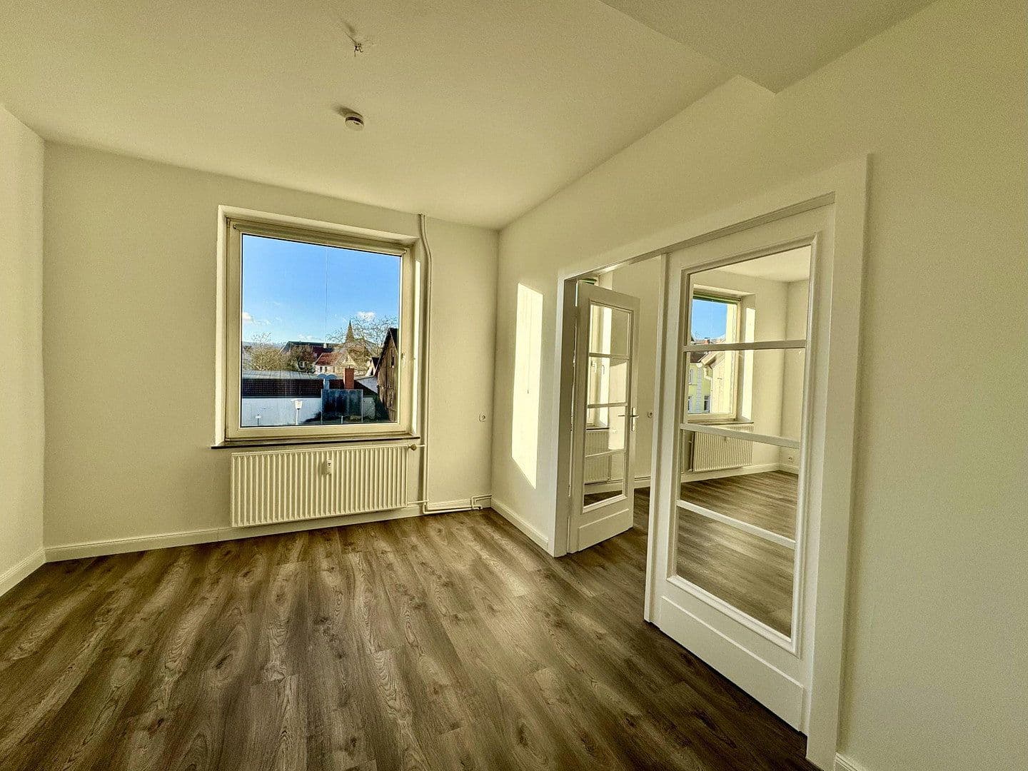 Pronájem bytu 3+1 87 m², Oesdorfer Straße 14, Bad Pyrmont, Dolní Sasko Pronájem bytu 3+1 87 m², Oesdorfer Straße 14, Bad Pyrmont, Dolní Sasko