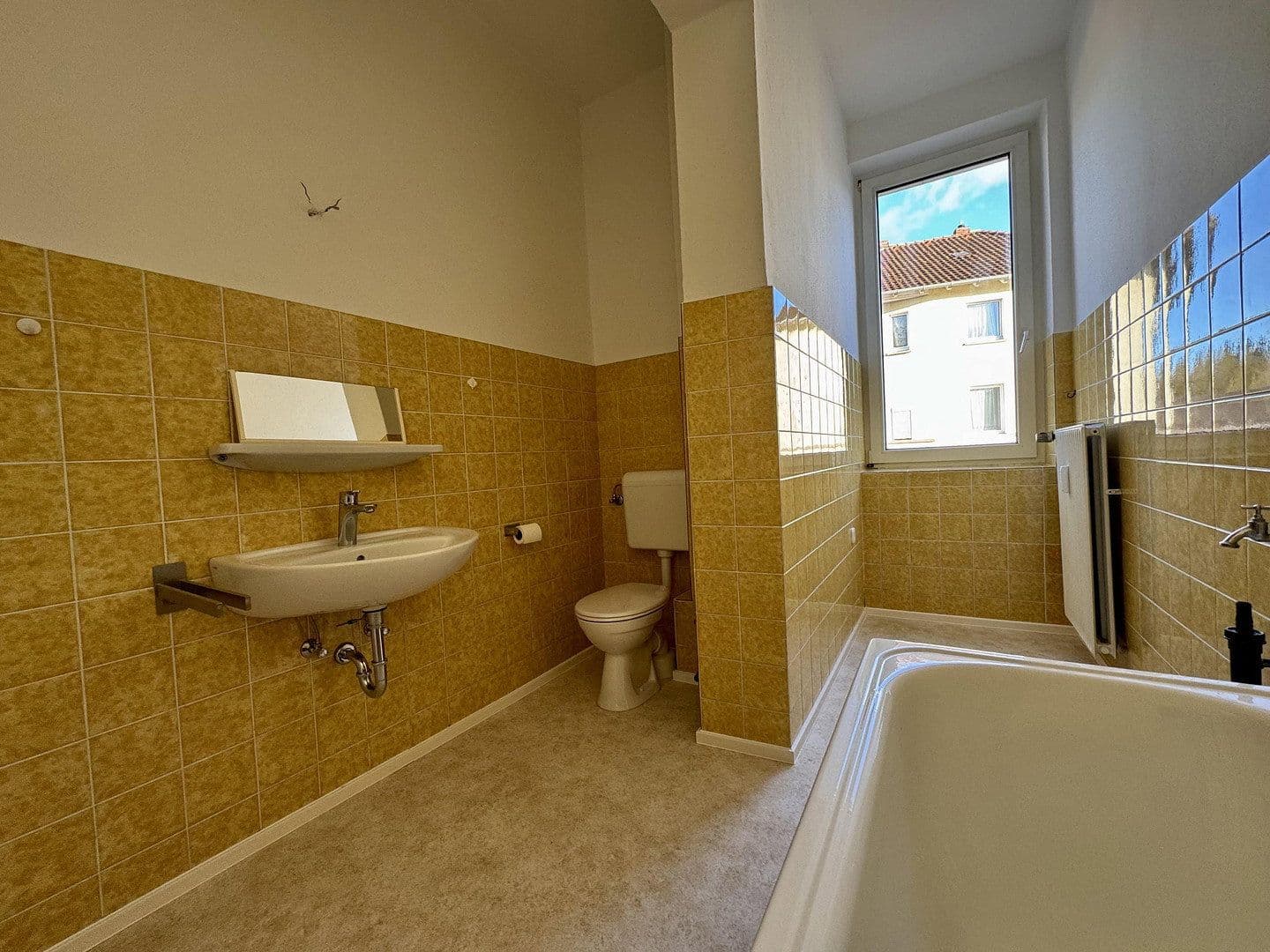 Pronájem bytu 3+1 87 m², Oesdorfer Straße 14, Bad Pyrmont, Dolní Sasko Pronájem bytu 3+1 87 m², Oesdorfer Straße 14, Bad Pyrmont, Dolní Sasko