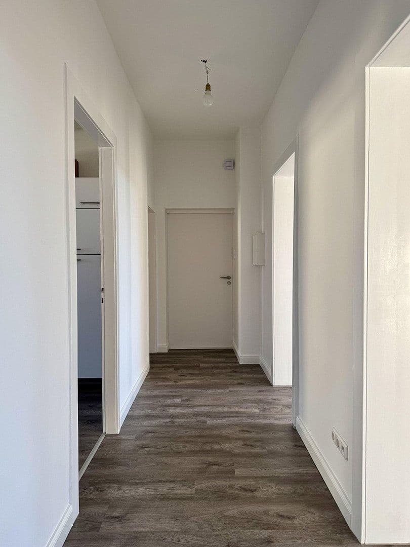 Pronájem bytu 3+1 87 m², Oesdorfer Straße 14, Bad Pyrmont, Dolní Sasko Pronájem bytu 3+1 87 m², Oesdorfer Straße 14, Bad Pyrmont, Dolní Sasko