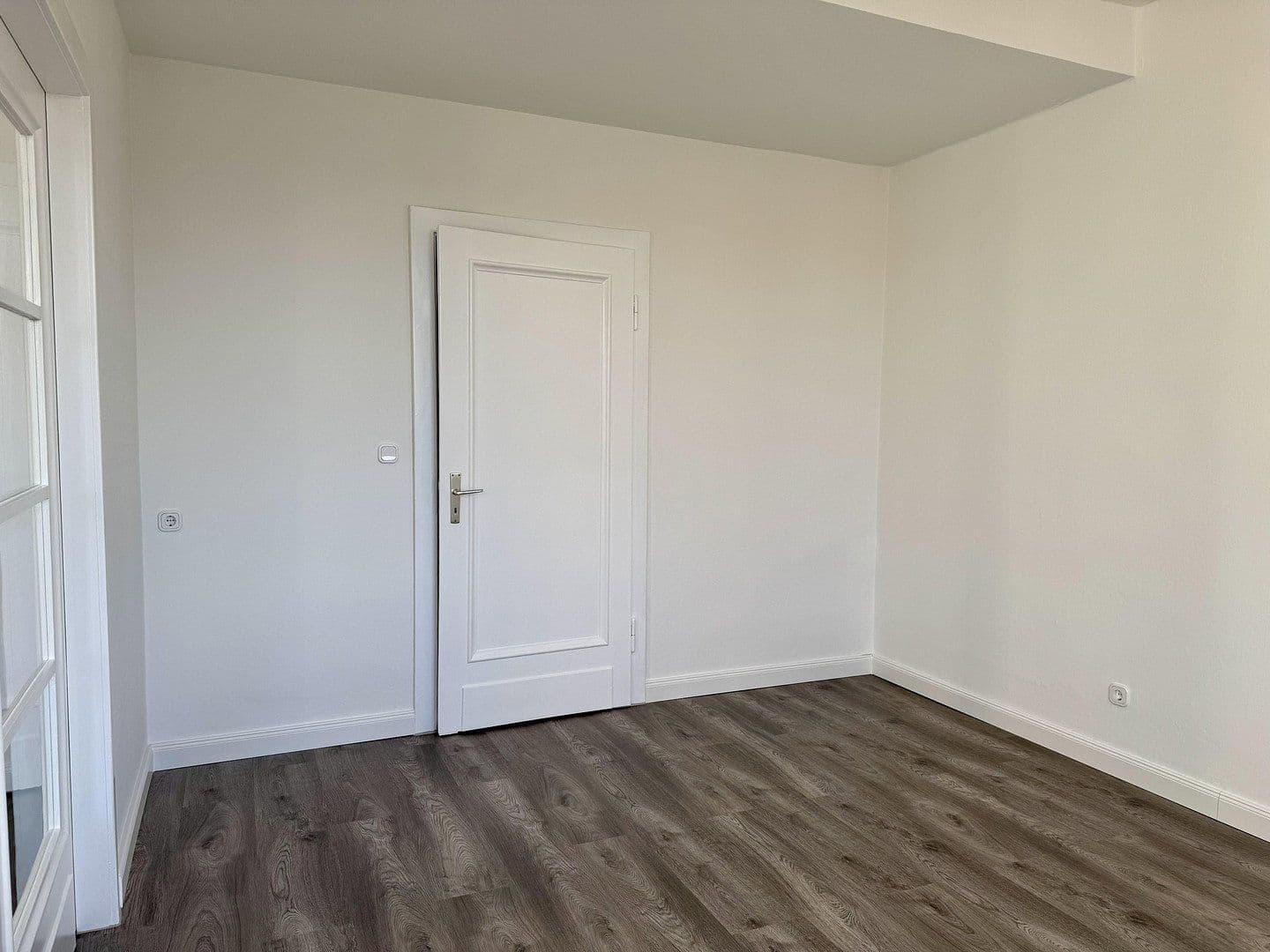 Pronájem bytu 3+1 87 m², Oesdorfer Straße 14, Bad Pyrmont, Dolní Sasko Pronájem bytu 3+1 87 m², Oesdorfer Straße 14, Bad Pyrmont, Dolní Sasko