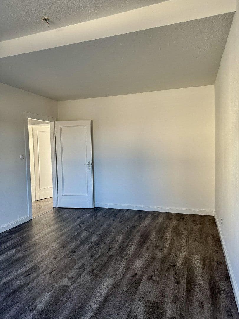 Pronájem bytu 3+1 87 m², Oesdorfer Straße 14, Bad Pyrmont, Dolní Sasko Pronájem bytu 3+1 87 m², Oesdorfer Straße 14, Bad Pyrmont, Dolní Sasko