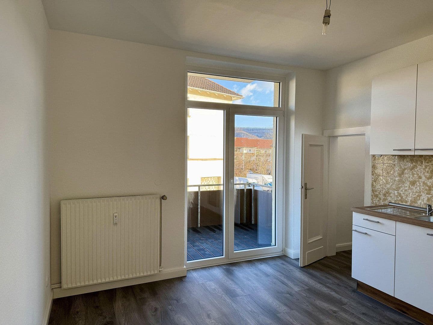 Pronájem bytu 3+1 87 m², Oesdorfer Straße 14, Bad Pyrmont, Dolní Sasko Pronájem bytu 3+1 87 m², Oesdorfer Straße 14, Bad Pyrmont, Dolní Sasko