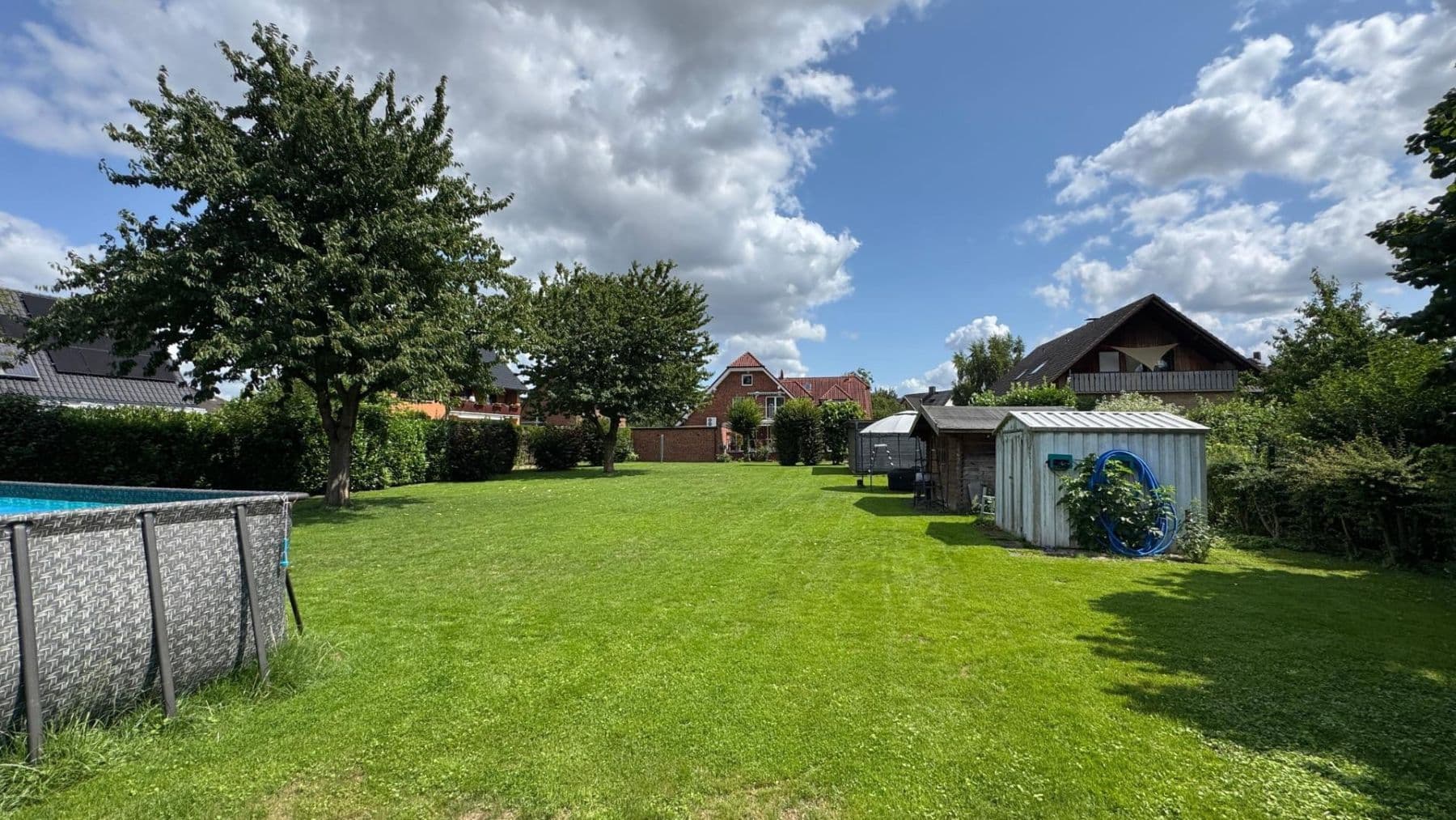 Prodej domu 378 m², pozemek 2.150 m², Rinteln, Dolní Sasko Prodej domu 378 m², pozemek 2.150 m², Rinteln, Dolní Sasko