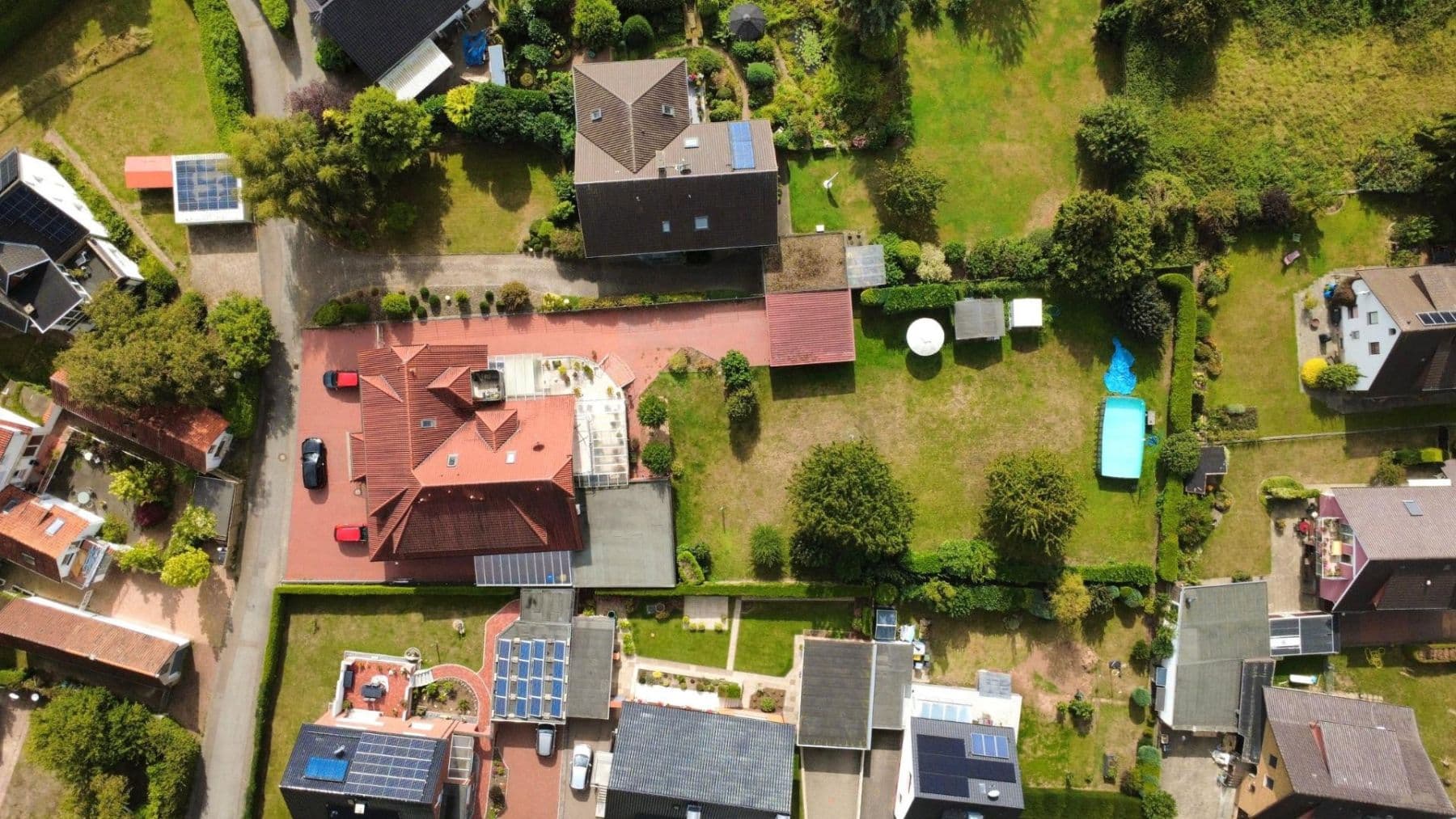 Prodej domu 378 m², pozemek 2.150 m², Rinteln, Dolní Sasko Prodej domu 378 m², pozemek 2.150 m², Rinteln, Dolní Sasko