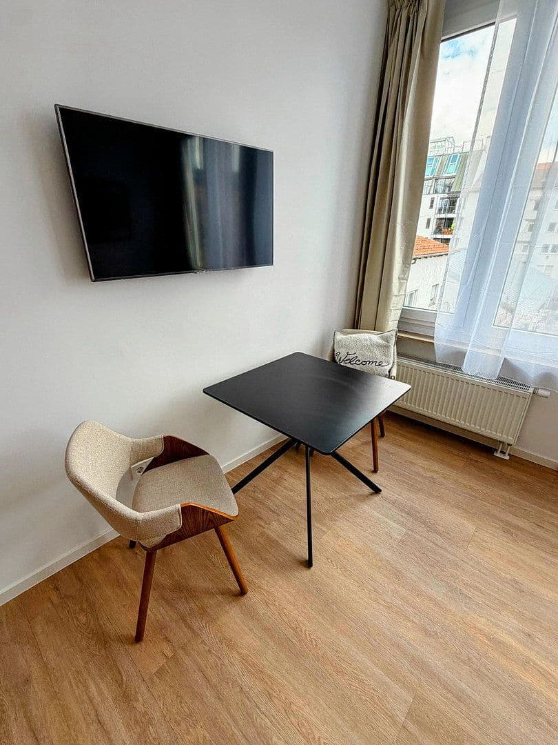 Pronájem bytu 1+1 32 m², Rotebühlstrasse 108, Stuttgart West, Bádensko-Württembersko Pronájem bytu 1+1 32 m², Rotebühlstrasse 108, Stuttgart West, Bádensko-Württembersko