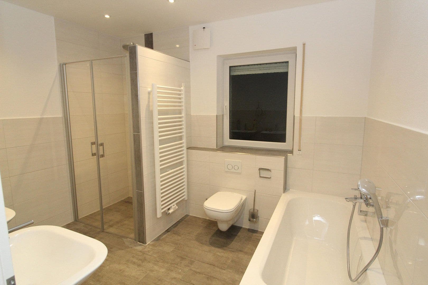 Pronájem bytu 3+1 125 m², Marktstraße 37a, Hutthurm, Bavorsko Pronájem bytu 3+1 125 m², Marktstraße 37a, Hutthurm, Bavorsko