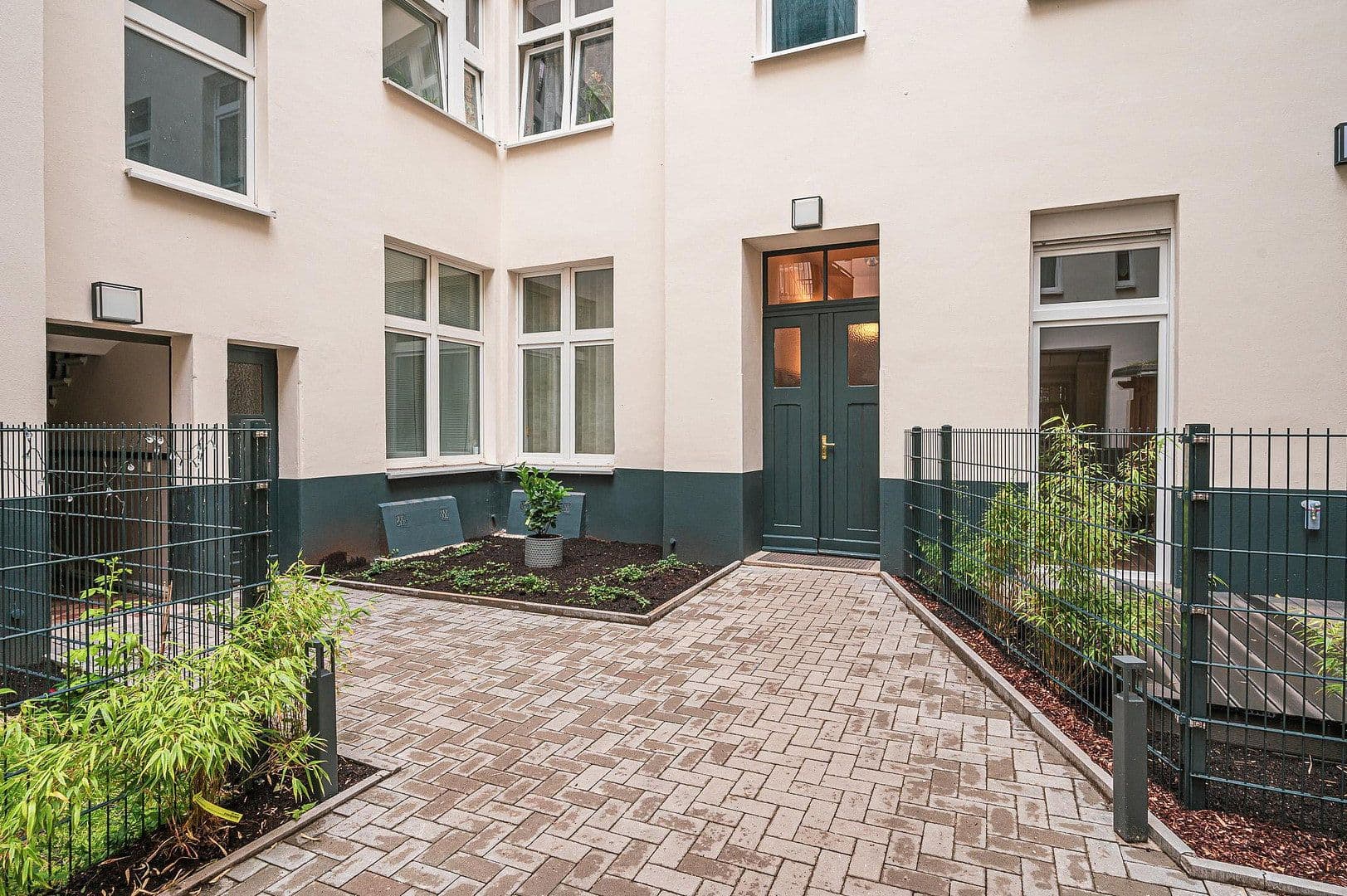 Pronájem bytu 2+1 55 m², Pascalstr. 4, Berlin, Berlín Pronájem bytu 2+1 55 m², Pascalstr. 4, Berlin, Berlín