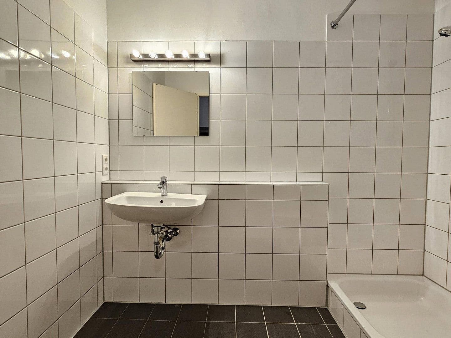 Pronájem bytu 1+1 26 m², Motorstraße 61, München, Bavorsko Pronájem bytu 1+1 26 m², Motorstraße 61, München, Bavorsko