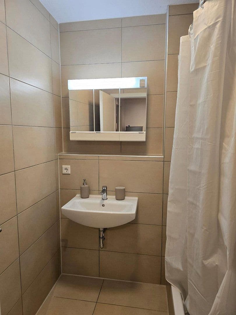 Pronájem bytu 1+1 35 m², Sonnenstraße 7, Fürth, Bavorsko Pronájem bytu 1+1 35 m², Sonnenstraße 7, Fürth, Bavorsko