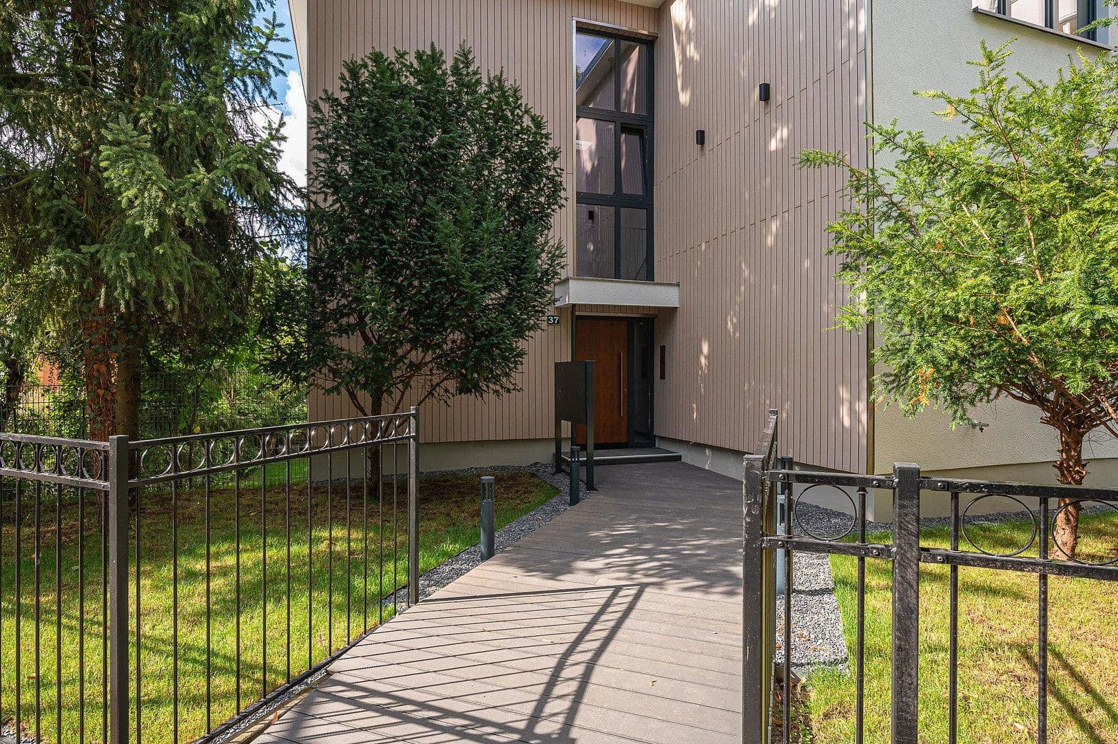 Prodej bytu 2+1 62 m², Leydenallee 37, Berlin, Berlín Prodej bytu 2+1 62 m², Leydenallee 37, Berlin, Berlín