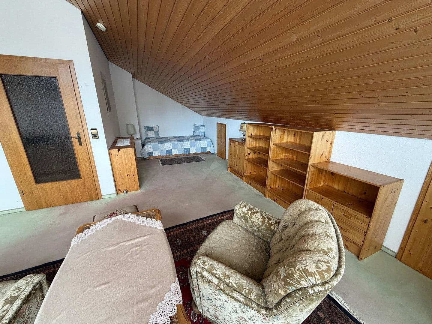 Pronájem domu 240 m², pozemek 468 m², Peter-Parlerstraße 6, Sindelfingen, Bádensko-Württembersko Pronájem domu 240 m², pozemek 468 m², Peter-Parlerstraße 6, Sindelfingen, Bádensko-Württembersko