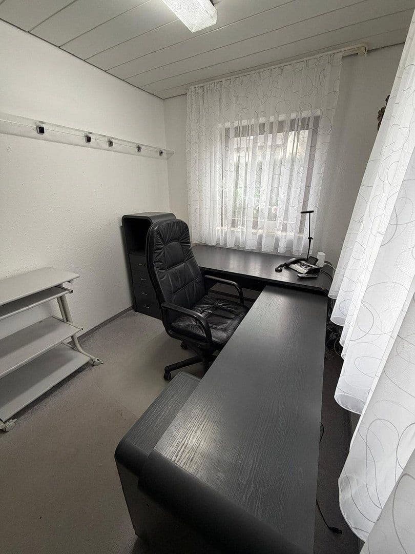 Pronájem domu 240 m², pozemek 468 m², Peter-Parlerstraße 6, Sindelfingen, Bádensko-Württembersko Pronájem domu 240 m², pozemek 468 m², Peter-Parlerstraße 6, Sindelfingen, Bádensko-Württembersko