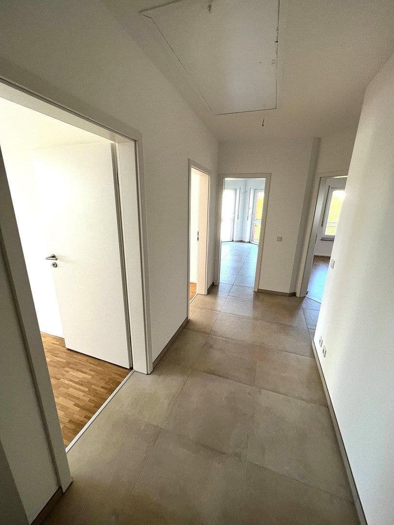 Pronájem bytu 3+1 88 m², Kronthaler Weg 11, Kronberg im Taunus, Hessen Pronájem bytu 3+1 88 m², Kronthaler Weg 11, Kronberg im Taunus, Hessen