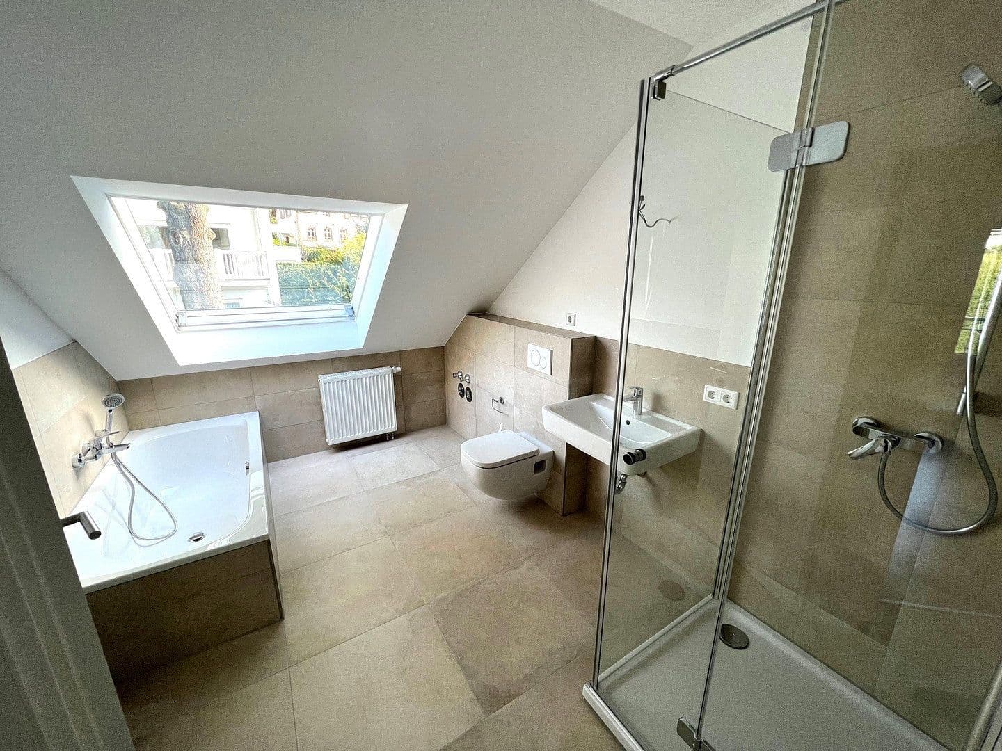 Pronájem bytu 3+1 88 m², Kronthaler Weg 11, Kronberg im Taunus, Hessen Pronájem bytu 3+1 88 m², Kronthaler Weg 11, Kronberg im Taunus, Hessen