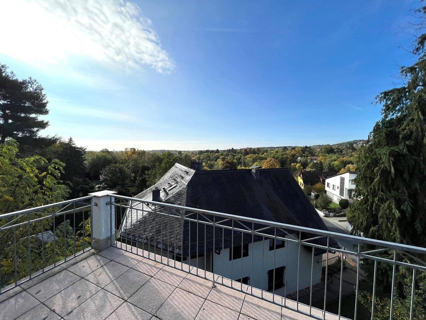 Pronájem bytu 3+1 88 m², Kronthaler Weg 11, Kronberg im Taunus, Hessen Pronájem bytu 3+1 88 m², Kronthaler Weg 11, Kronberg im Taunus, Hessen