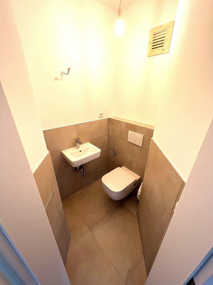 Pronájem bytu 3+1 88 m², Kronthaler Weg 11, Kronberg im Taunus, Hessen Pronájem bytu 3+1 88 m², Kronthaler Weg 11, Kronberg im Taunus, Hessen