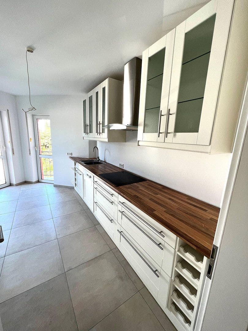 Pronájem bytu 3+1 88 m², Kronthaler Weg 11, Kronberg im Taunus, Hessen Pronájem bytu 3+1 88 m², Kronthaler Weg 11, Kronberg im Taunus, Hessen