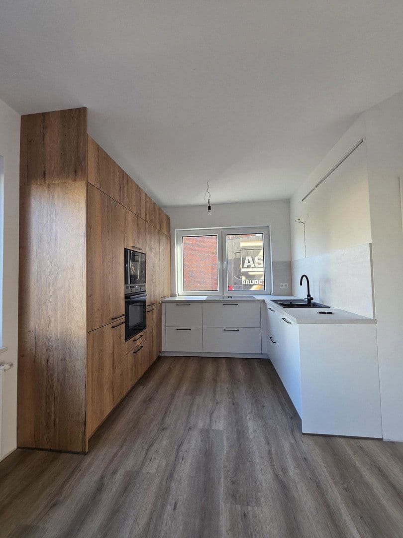 Pronájem bytu 4+1 115 m², Cloppenburg, Dolní Sasko Pronájem bytu 4+1 115 m², Cloppenburg, Dolní Sasko