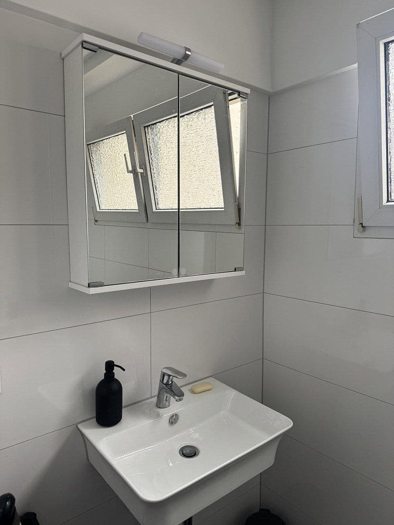 Pronájem bytu 1+1 23 m², Corneliussstraße 88, Düsseldorf, Severní Porýní-Vestfálsko Pronájem bytu 1+1 23 m², Corneliussstraße 88, Düsseldorf, Severní Porýní-Vestfálsko