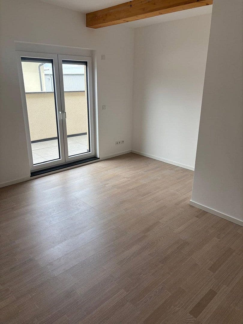 Pronájem bytu 3+1 110 m², Max Eyth Straße 5, Pohlheim, Hessen Pronájem bytu 3+1 110 m², Max Eyth Straße 5, Pohlheim, Hessen
