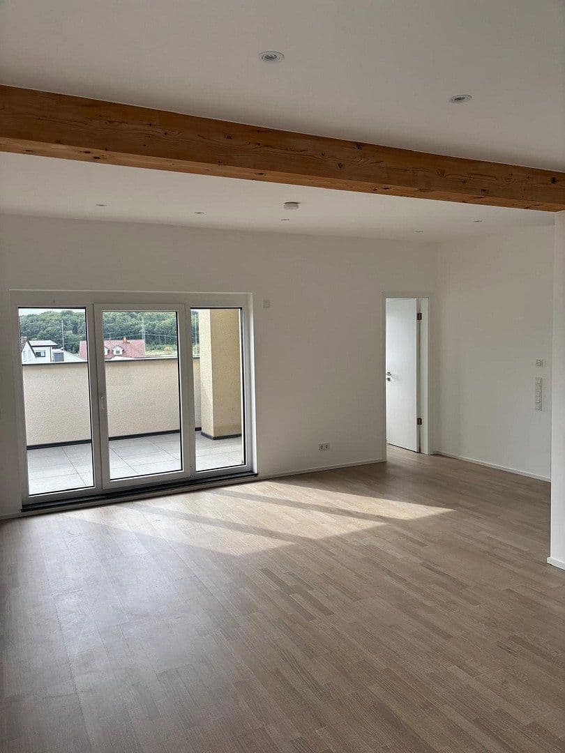 Pronájem bytu 3+1 110 m², Max Eyth Straße 5, Pohlheim, Hessen Pronájem bytu 3+1 110 m², Max Eyth Straße 5, Pohlheim, Hessen